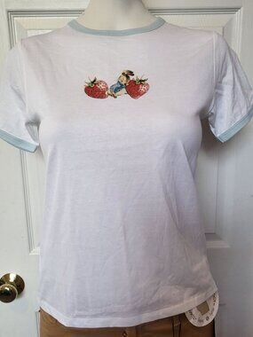 The World Of Beatrix Potter Peter Rabbit Strawberry Size L T-Shirt White NWOT